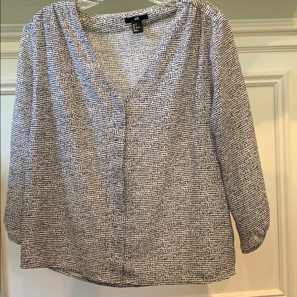 H&M patterned v-neck blouse